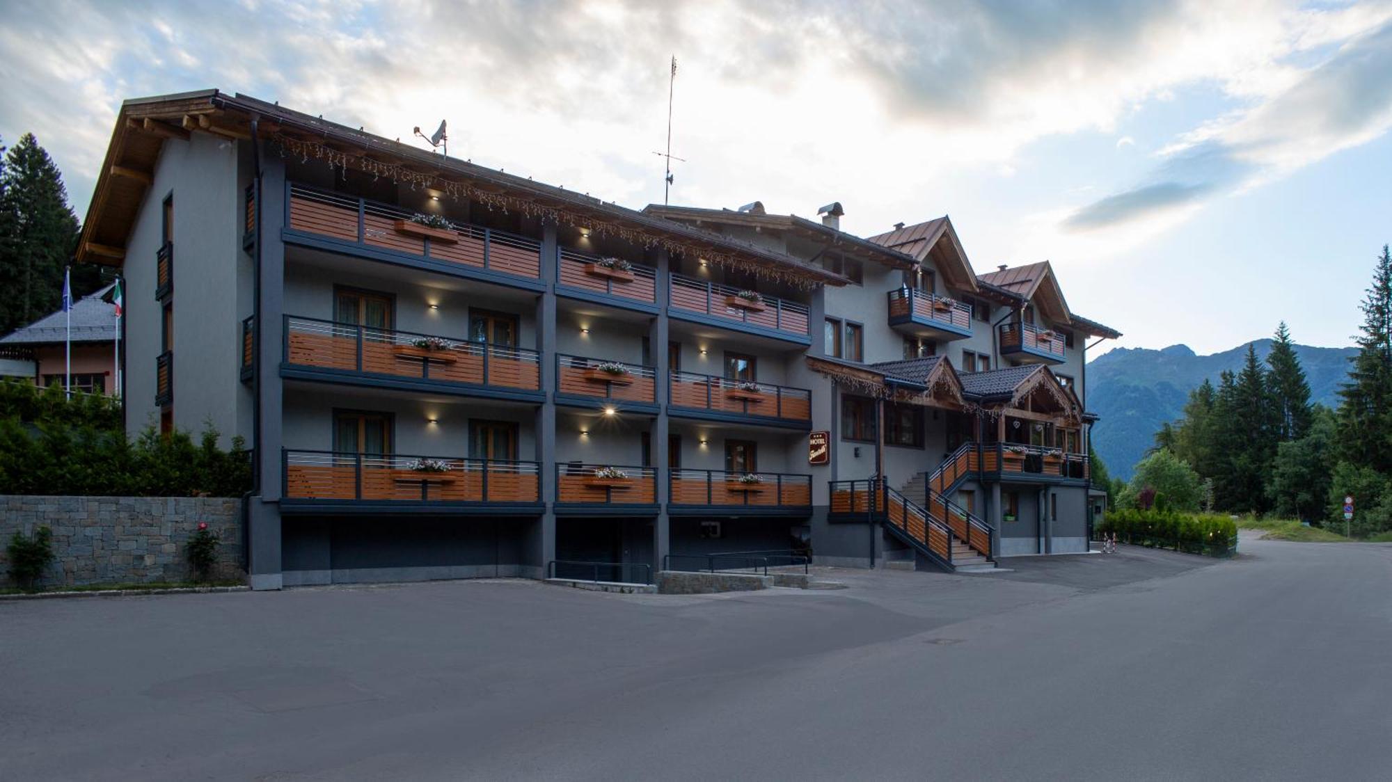 Hotel Fantelli Folgarida Exteriér fotografie